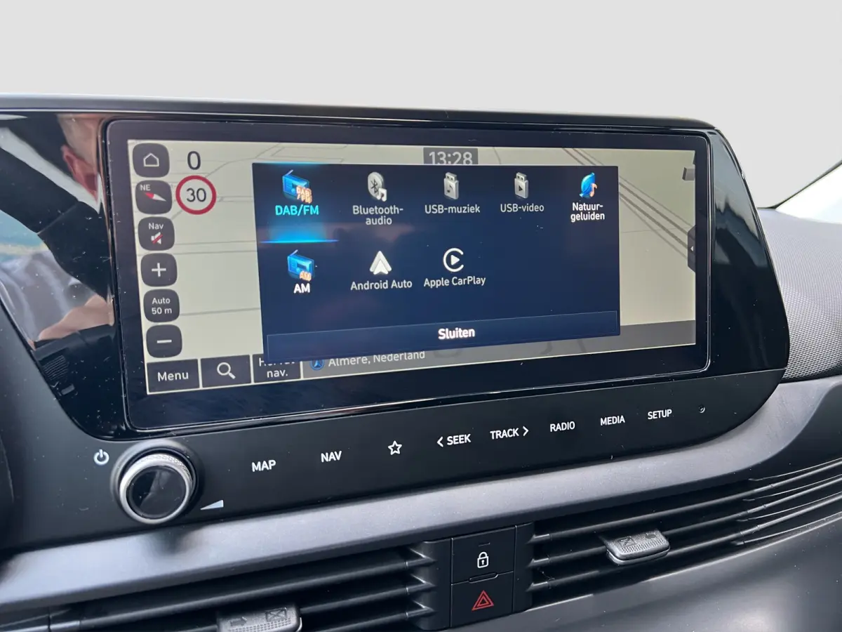 Premium 1.0 T-GDi Automaat | Camera | Climate controle | Carplay | Stoelverwarming | Digitaal cockpit | Stuurverwarming | Privacy Glass | Dodehoekdetectie