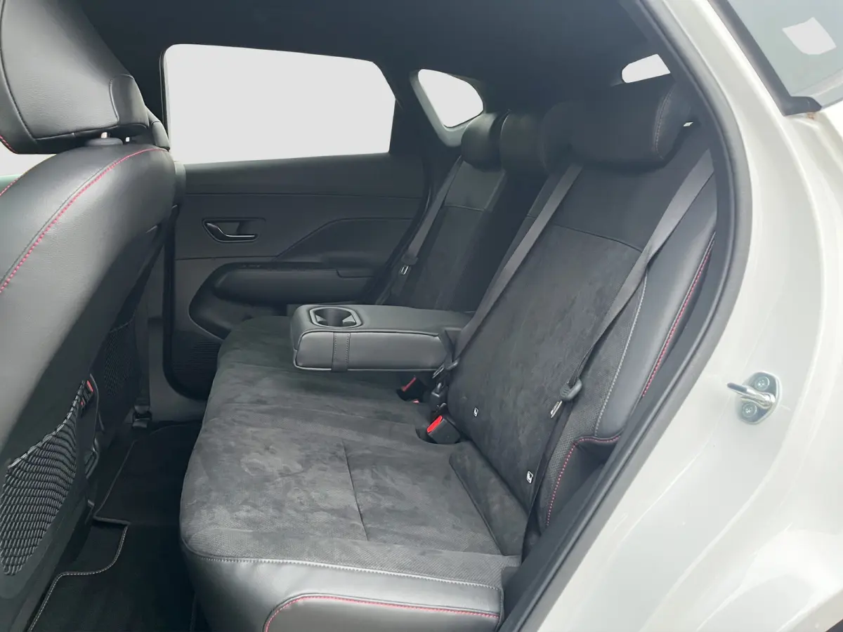 N-Line 65.4 kWh 217pk SOH 100% | Premium audio | 360 camera | Bestuurdersstoel met geheugen | Adaptive cruise control | Dodehoek detectie | Full LED koplampen | Stoelverwarming | Stoelventil