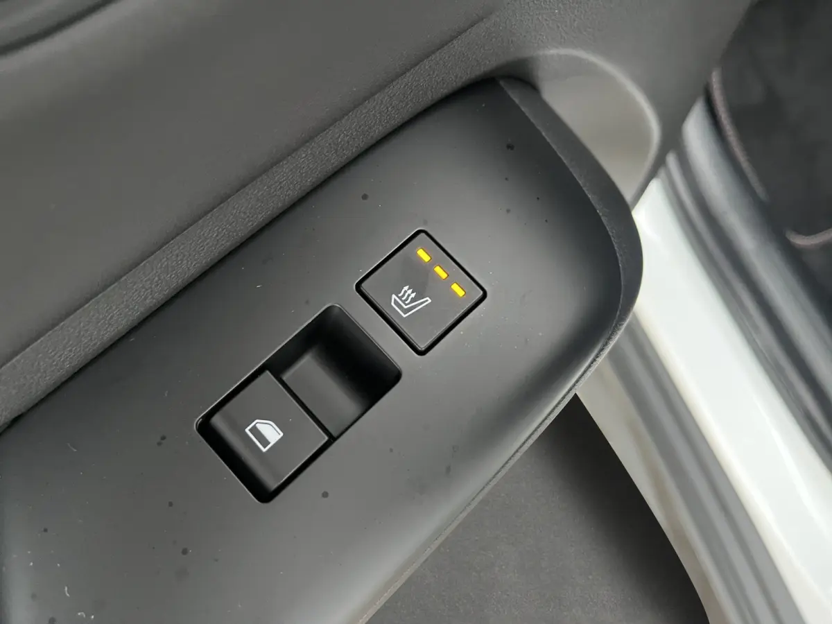 N-Line 65.4 kWh 217pk SOH 100% | Premium audio | 360 camera | Bestuurdersstoel met geheugen | Adaptive cruise control | Dodehoek detectie | Full LED koplampen | Stoelverwarming | Stoelventil