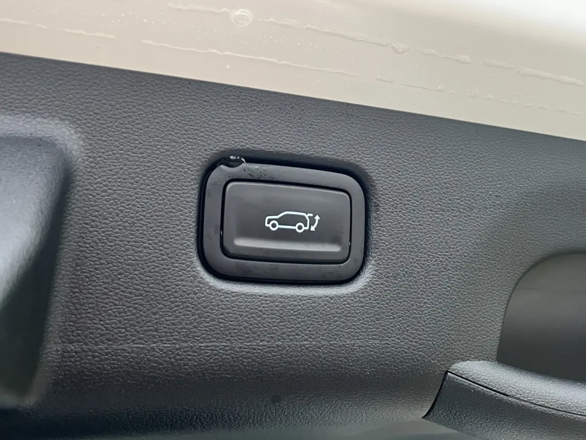 N-Line 65.4 kWh 217pk SOH 100% | Premium audio | 360 camera | Bestuurdersstoel met geheugen | Adaptive cruise control | Dodehoek detectie | Full LED koplampen | Stoelverwarming | Stoelventil