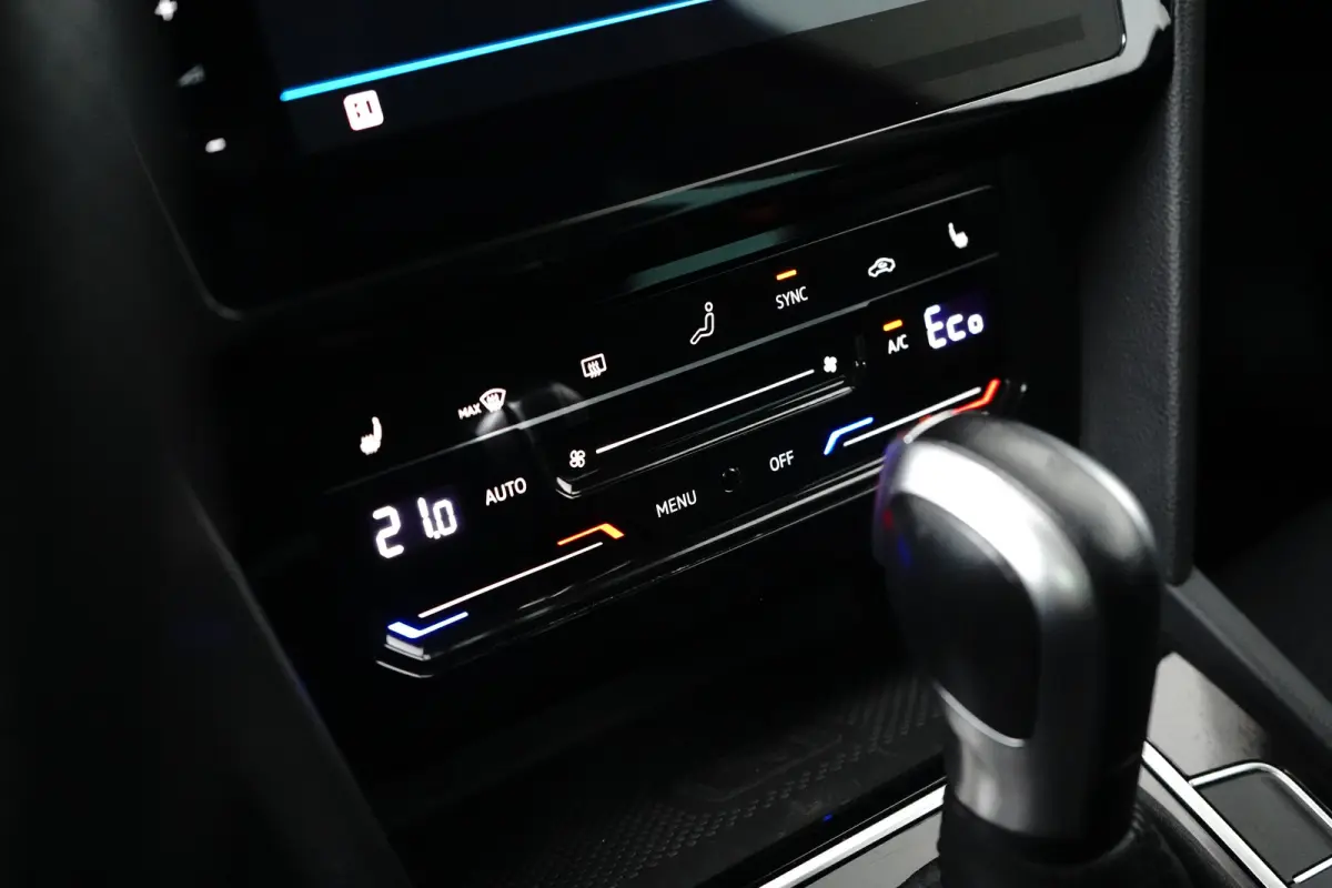 1.4 TSI 218 pk PHEV GTE Business 6-DSG | Wegklapbare Trekhaak | Panoramadak | Rondomzicht Camera |