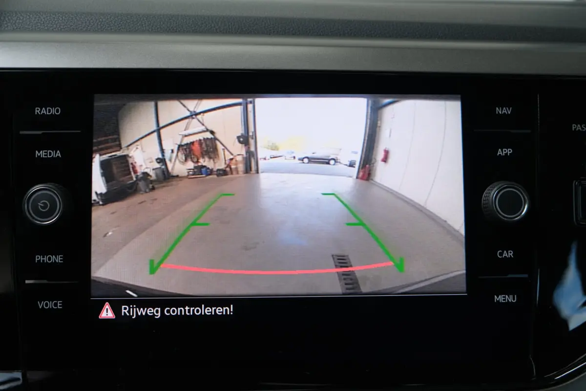 1.0 TSI R-Line Edition - N.A.P. Airco, Cruise, Navi, Carplay, Camera.