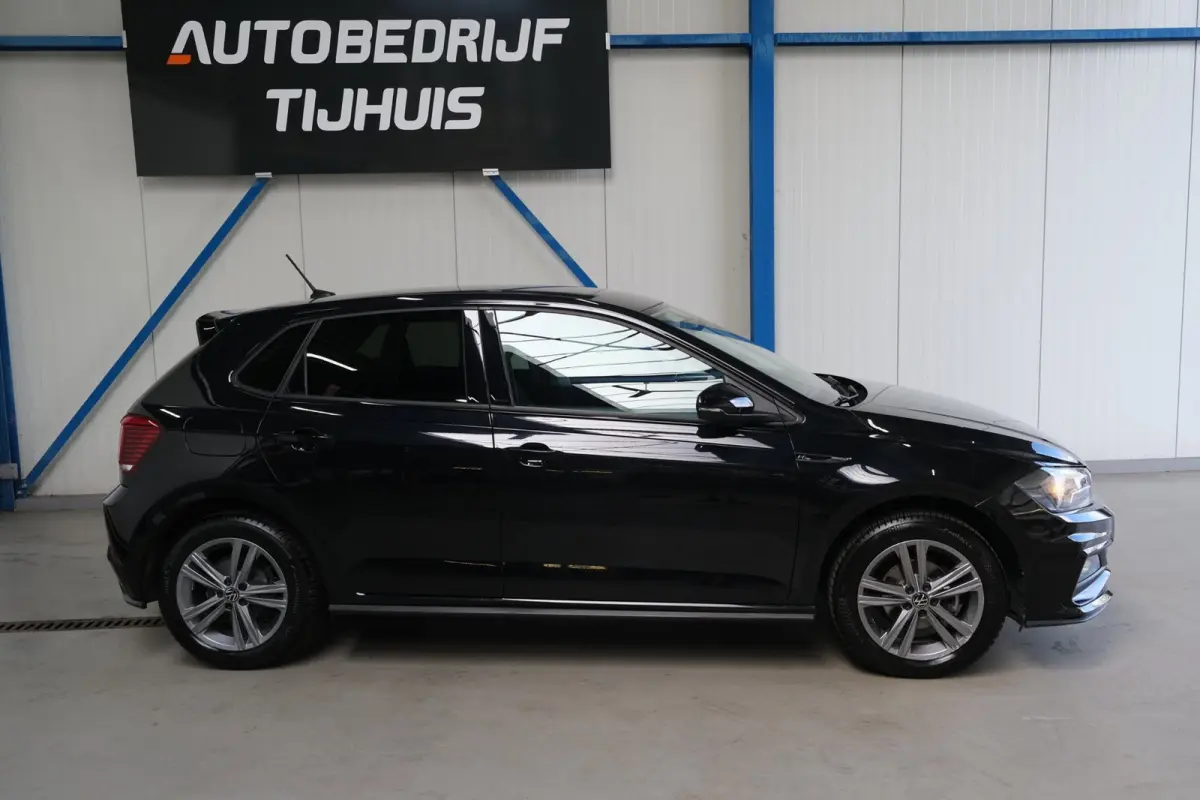 1.0 TSI R-Line Edition - N.A.P. Airco, Cruise, Navi, Carplay, Camera.