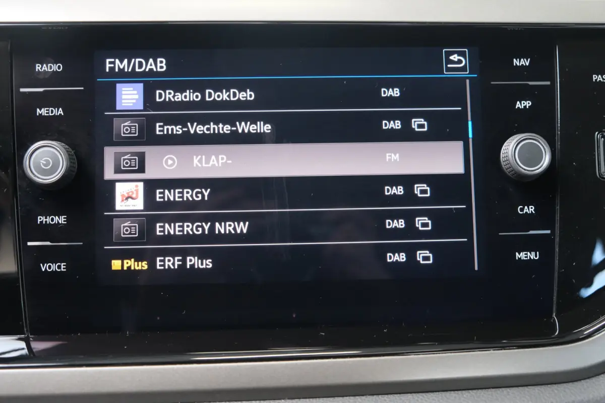 1.0 TSI R-Line Edition - N.A.P. Airco, Cruise, Navi, Carplay, Camera.