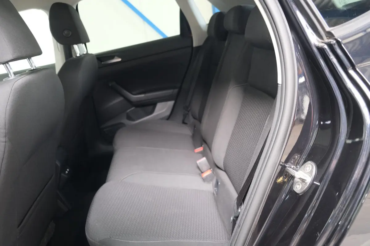 1.0 TSI R-Line Edition - N.A.P. Airco, Cruise, Navi, Carplay, Camera.