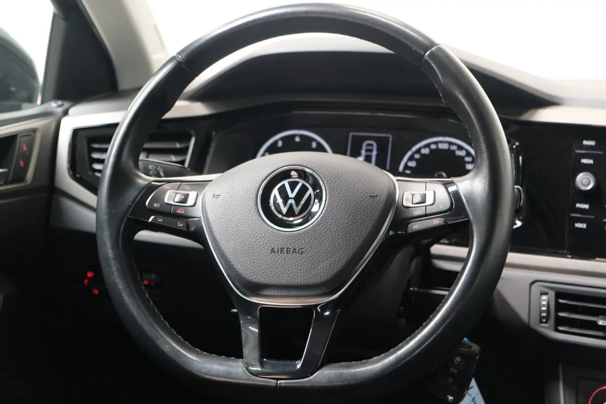 1.0 TSI R-Line Edition - N.A.P. Airco, Cruise, Navi, Carplay, Camera.