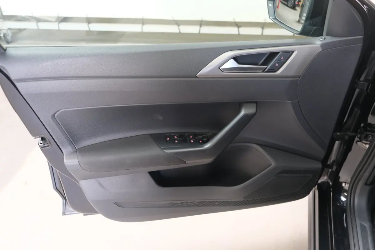 1.0 TSI R-Line Edition - N.A.P. Airco, Cruise, Navi, Carplay, Camera.