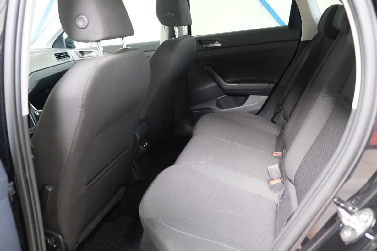 1.0 TSI R-Line Edition - N.A.P. Airco, Cruise, Navi, Carplay, Camera.
