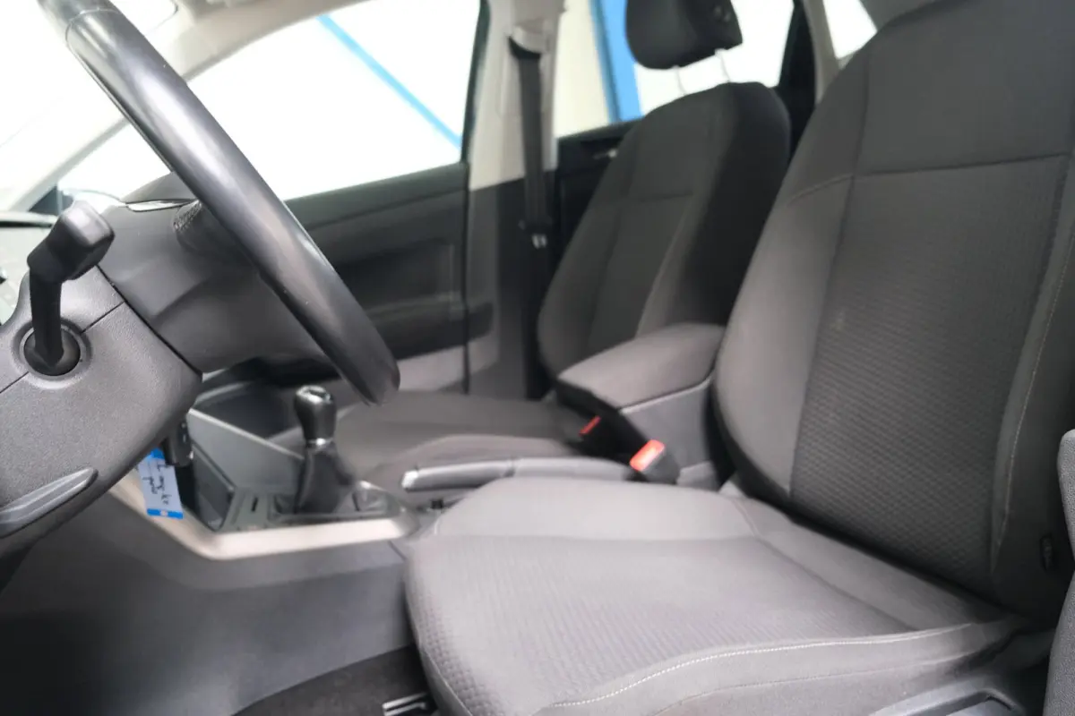1.0 TSI R-Line Edition - N.A.P. Airco, Cruise, Navi, Carplay, Camera.