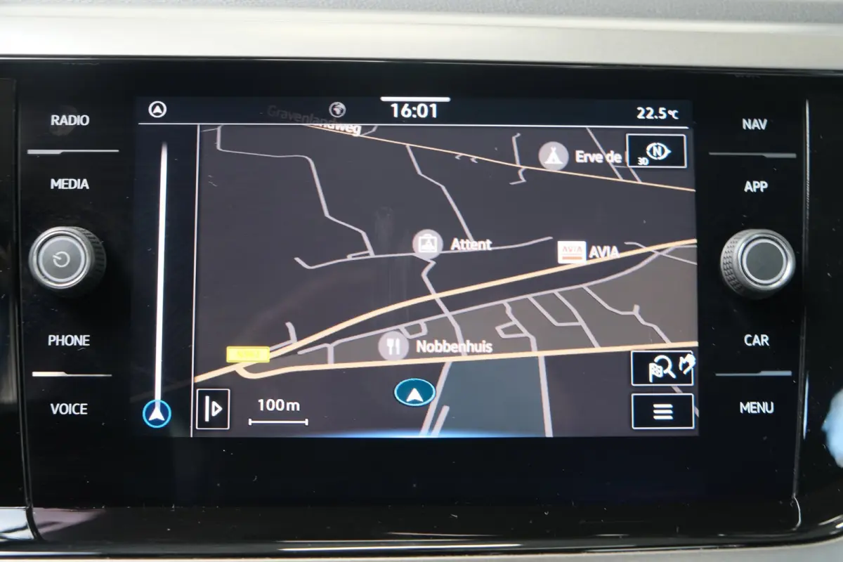 1.0 TSI R-Line Edition - N.A.P. Airco, Cruise, Navi, Carplay, Camera.