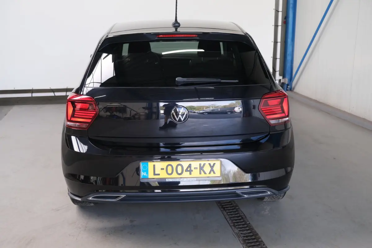 1.0 TSI R-Line Edition - N.A.P. Airco, Cruise, Navi, Carplay, Camera.