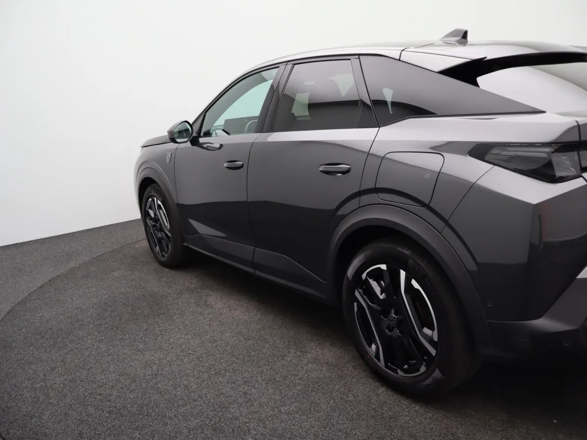 1.6 plug-in Hybrid 195 GT 8 Jaar Garantie | 360* Graden Camera | Parkeersensoren Voor en Achter | Dodehoekbewaking | Stoelverwarming | Keyless | 19" Lichtmetalen Velgen | Adaptieve Cruise Co