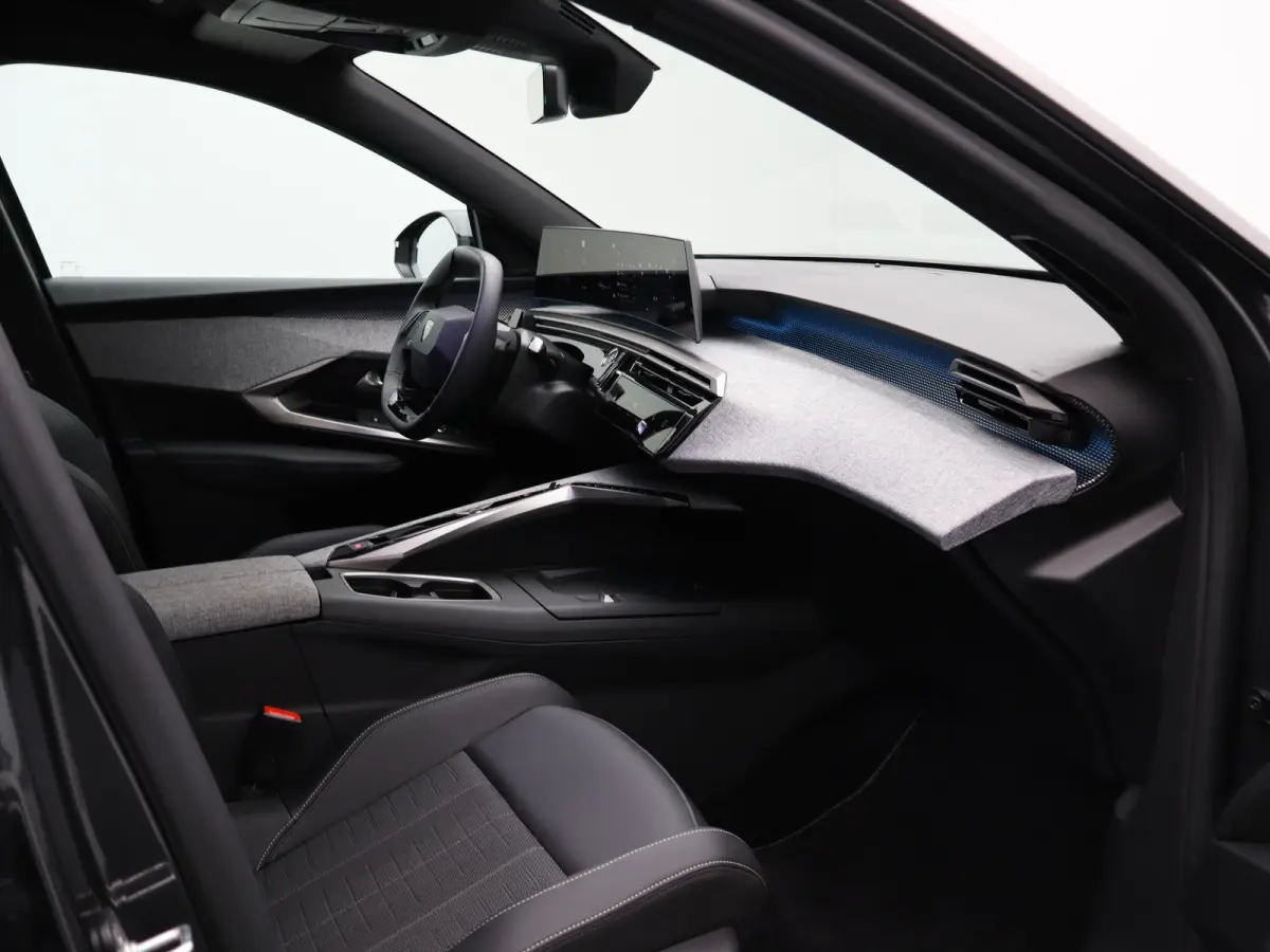 1.6 plug-in Hybrid 195 GT 8 Jaar Garantie | 360* Graden Camera | Parkeersensoren Voor en Achter | Dodehoekbewaking | Stoelverwarming | Keyless | 19" Lichtmetalen Velgen | Adaptieve Cruise Co