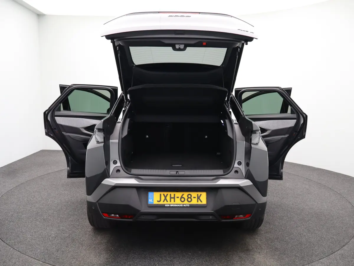 1.6 plug-in Hybrid 195 GT 8 Jaar Garantie | 360* Graden Camera | Parkeersensoren Voor en Achter | Dodehoekbewaking | Stoelverwarming | Keyless | 19" Lichtmetalen Velgen | Adaptieve Cruise Co