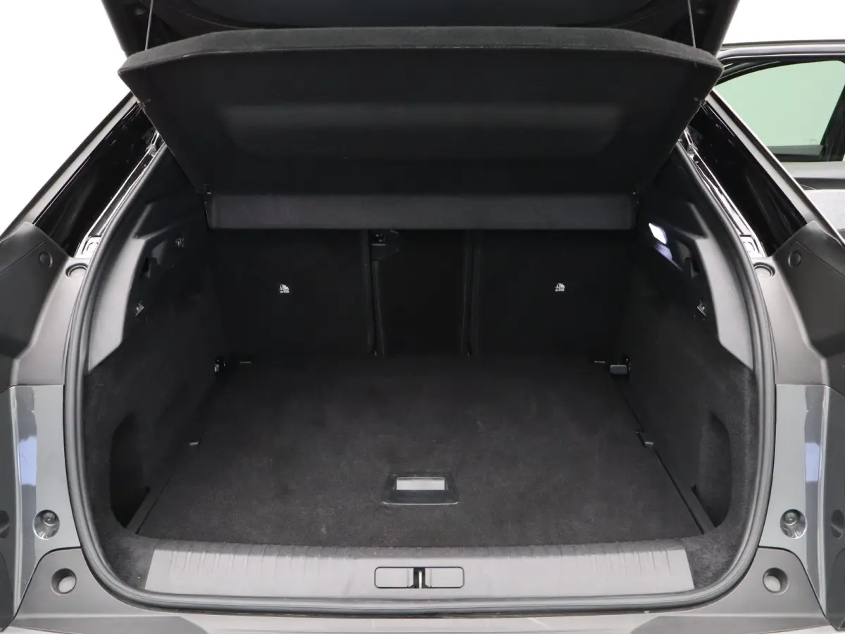1.6 plug-in Hybrid 195 GT 8 Jaar Garantie | 360* Graden Camera | Parkeersensoren Voor en Achter | Dodehoekbewaking | Stoelverwarming | Keyless | 19" Lichtmetalen Velgen | Adaptieve Cruise Co