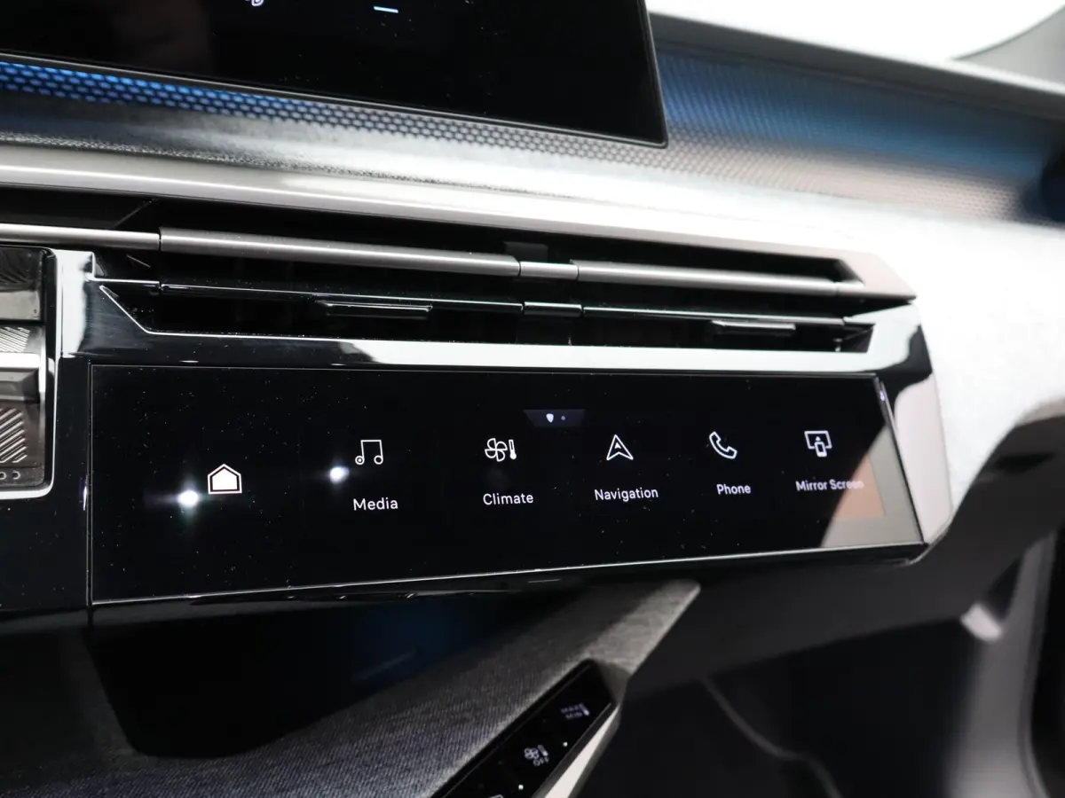 1.6 plug-in Hybrid 195 GT 8 Jaar Garantie | 360* Graden Camera | Parkeersensoren Voor en Achter | Dodehoekbewaking | Stoelverwarming | Keyless | 19" Lichtmetalen Velgen | Adaptieve Cruise Co