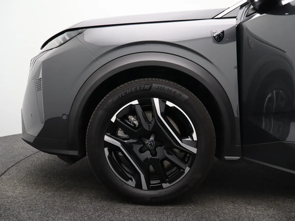 1.6 plug-in Hybrid 195 GT 8 Jaar Garantie | 360* Graden Camera | Parkeersensoren Voor en Achter | Dodehoekbewaking | Stoelverwarming | Keyless | 19" Lichtmetalen Velgen | Adaptieve Cruise Co