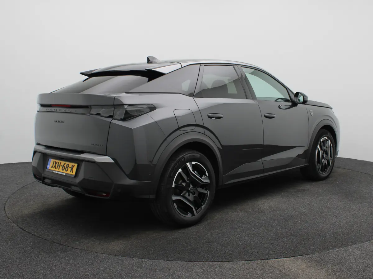 1.6 plug-in Hybrid 195 GT 8 Jaar Garantie | 360* Graden Camera | Parkeersensoren Voor en Achter | Dodehoekbewaking | Stoelverwarming | Keyless | 19" Lichtmetalen Velgen | Adaptieve Cruise Co