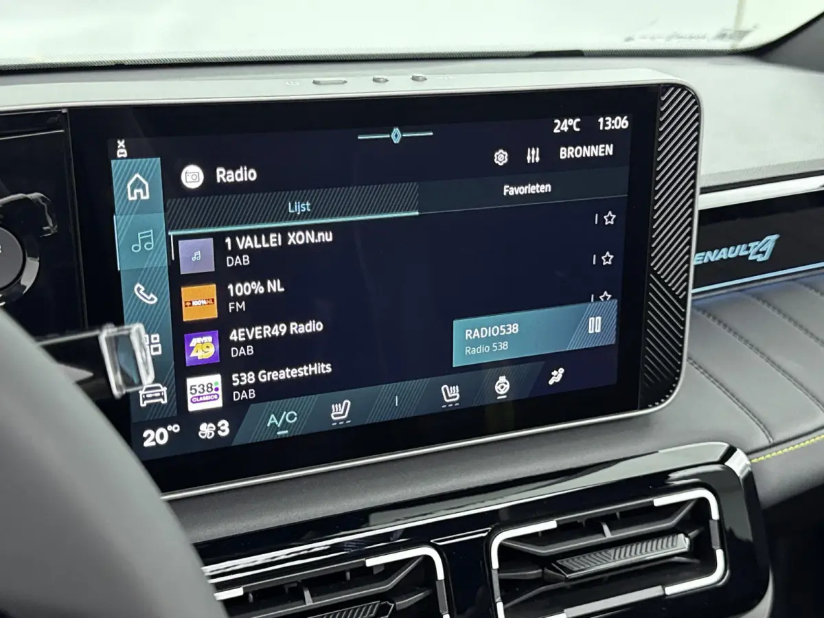 comfort range iconic 52 kWh 150Pk Plein Sud | Elektrisch Canvas Schuifdak | Harman & Kardon Geluidssysteem | Stoel- & Stuurverwarming | Active Driver Assist | Elektrische Achterklep | Parkee