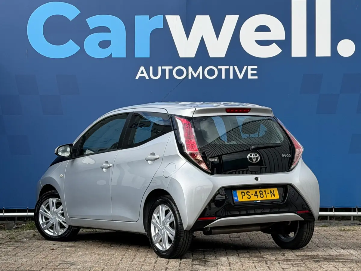 1.0 VVT-i x-play|Camera|Airco|Cruise|Bleutooth|ElektrischeRamen|Isofix|LMV|Apk bij aflevering|