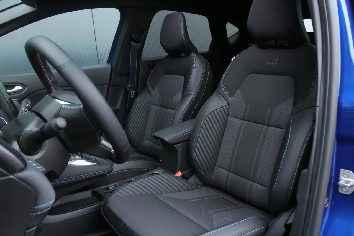 1.8 E-Tech full hybrid 160Pk esprit Alpine | Navigatie | Draadloze Carplay | Schuif/-Kantel | Harman Kardon Geluidsysteem | Full LED | Parkeersensoren & Camera |