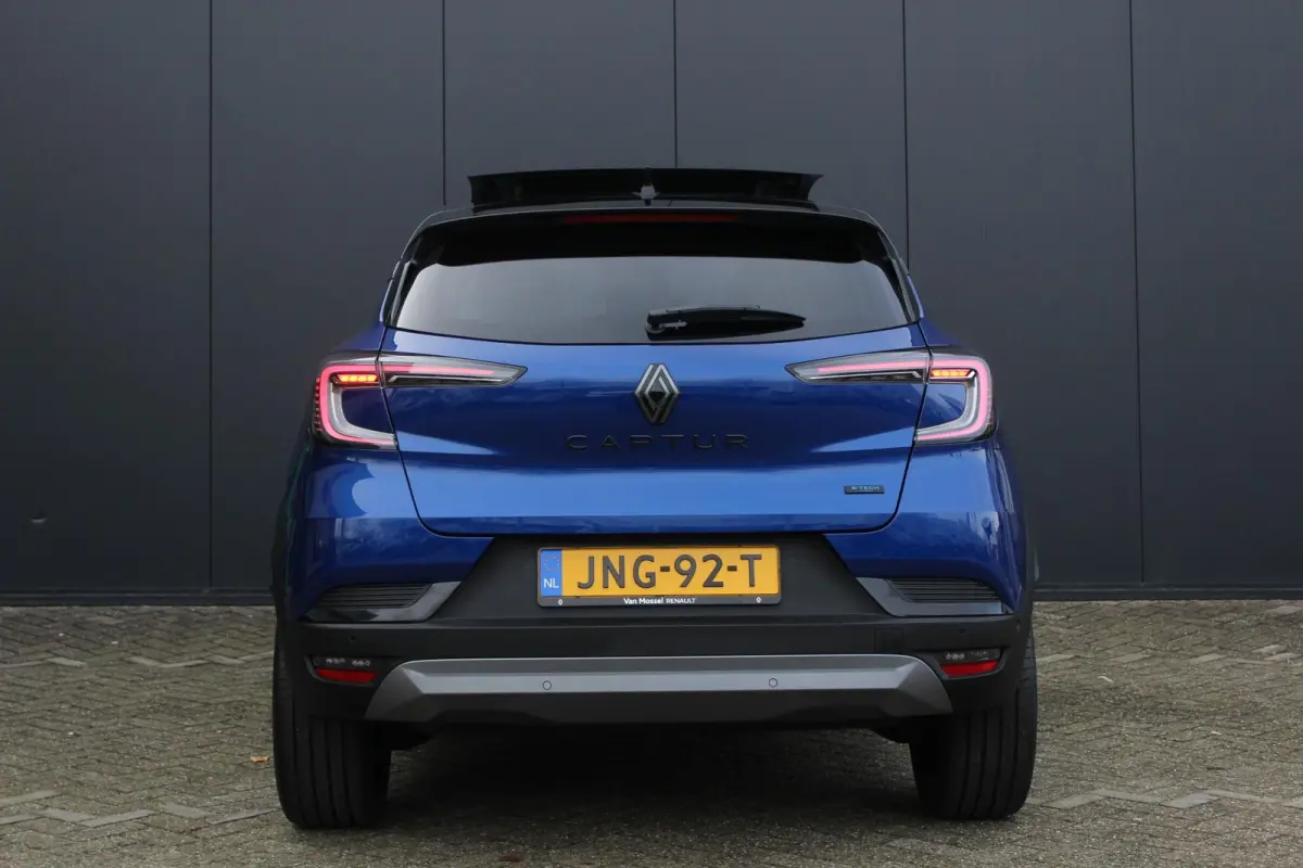 1.8 E-Tech full hybrid 160Pk esprit Alpine | Navigatie | Draadloze Carplay | Schuif/-Kantel | Harman Kardon Geluidsysteem | Full LED | Parkeersensoren & Camera |