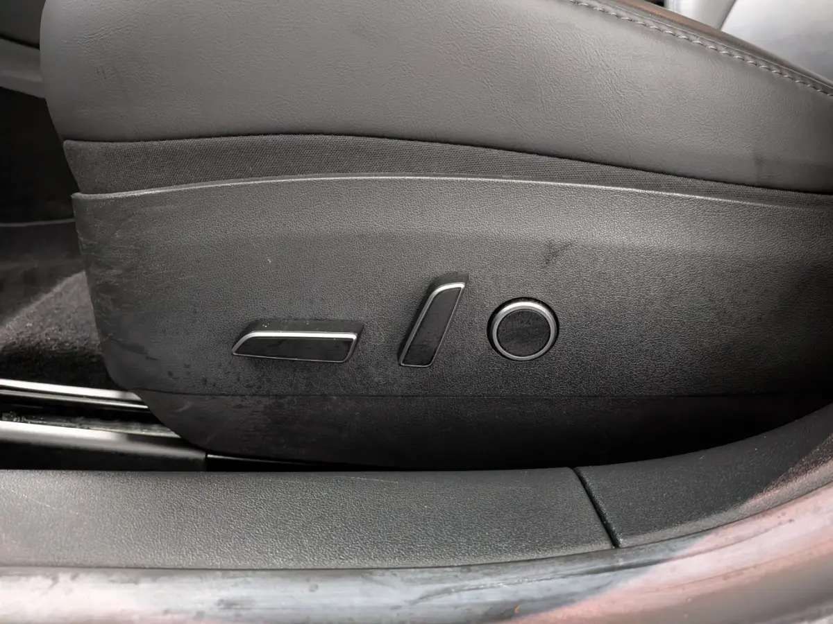 Long Range AWD 75 kWh | 94% SOH! | Stoel- Achterbankverwarming | Panoramisch dak | Elek. Stoel met Geheugen | Dodehoek detectie | Keyless | Achterbank verwarmd | Audio installatie premium | 