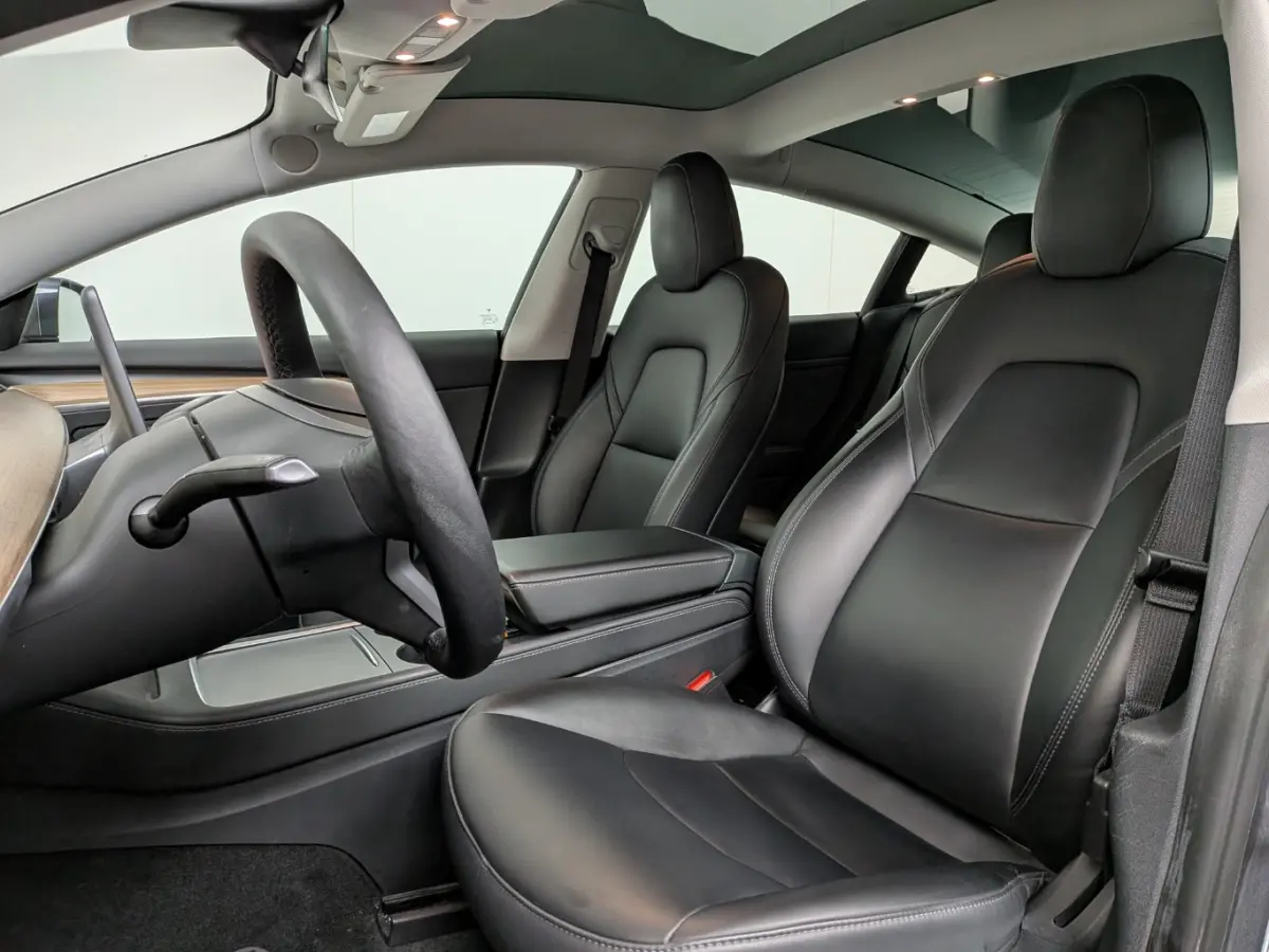 Long Range AWD 75 kWh | 94% SOH! | Stoel- Achterbankverwarming | Panoramisch dak | Elek. Stoel met Geheugen | Dodehoek detectie | Keyless | Achterbank verwarmd | Audio installatie premium | 
