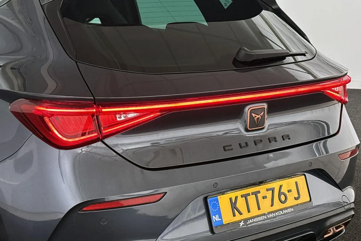 1.4 e-Hybrid Business Stuur-Stoelverwarming Camera Keyless