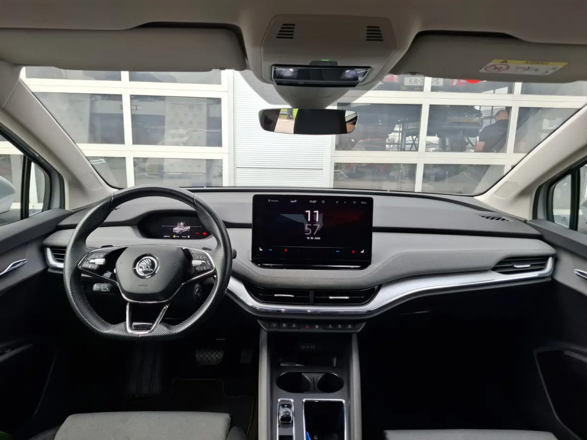 80 | SoH 91.5% | Navigatie/Android/Apple Carplay | LM Velgen 19" | Voorstoelen/Stuur Verwarmd | Achteruitrijcamera | Cruise Control | Airco |