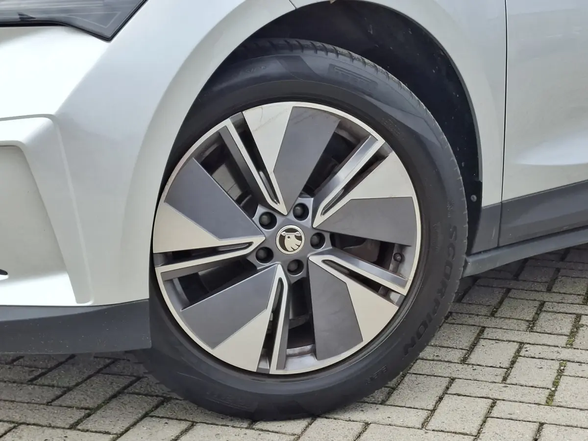 80 | SoH 91.5% | Navigatie/Android/Apple Carplay | LM Velgen 19" | Voorstoelen/Stuur Verwarmd | Achteruitrijcamera | Cruise Control | Airco |