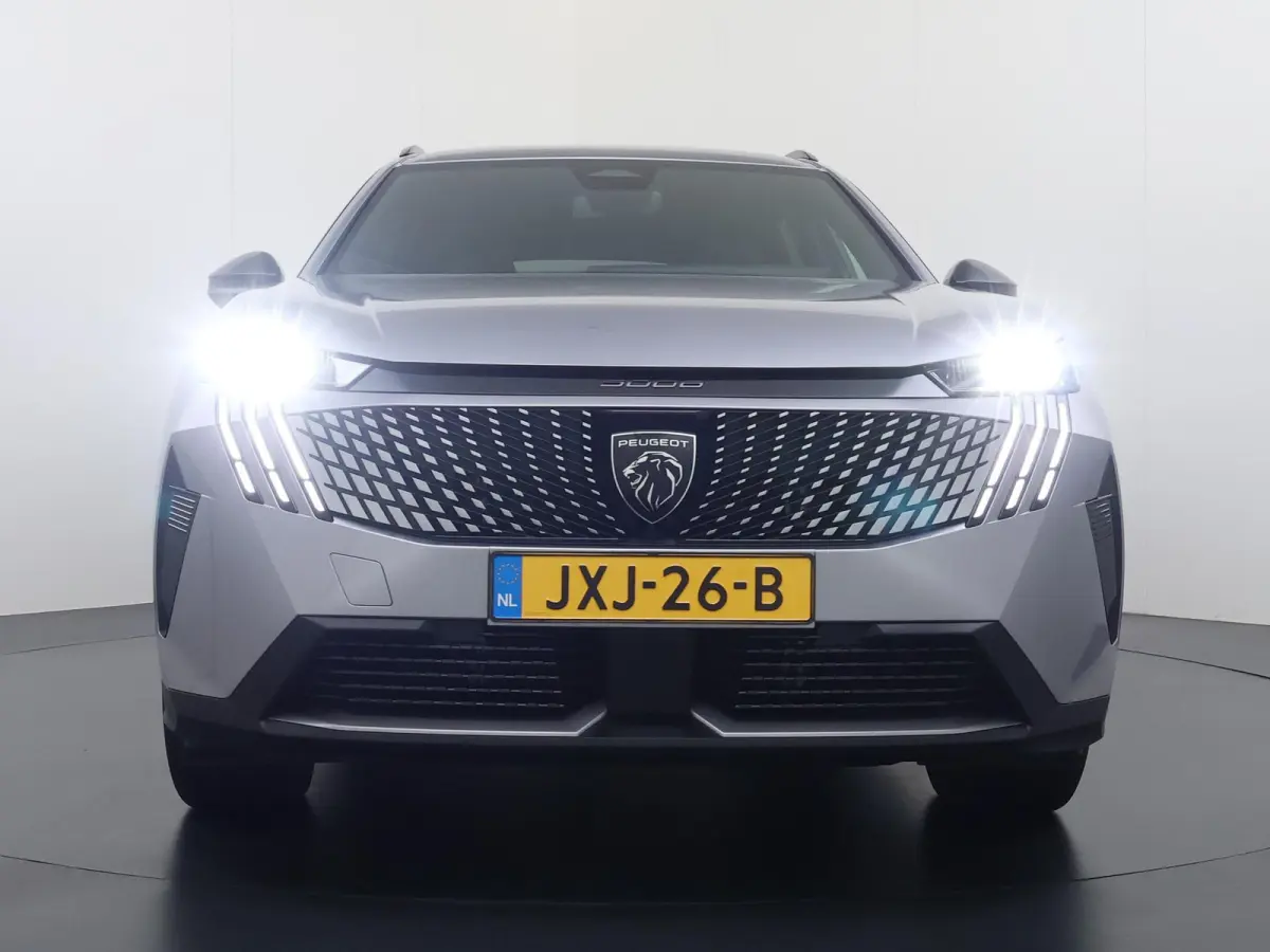 SUV Allure 145pk Hybrid Automaat | 7 zitplaatsen | Automatische airco | Lichtmetalen velgen 19 inch | Camera achter | Apple Carplay en Android auto draadloos
