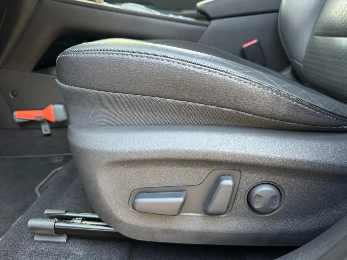 EV Premium 64 kWh HEAD UP DISPLAY | LEDEREN BEKLEDING | 455 KM ACTIERADIUS | ACC | DODEN HOEK DETECTIE | 12 MAANDEN BOVAG GARANTIE