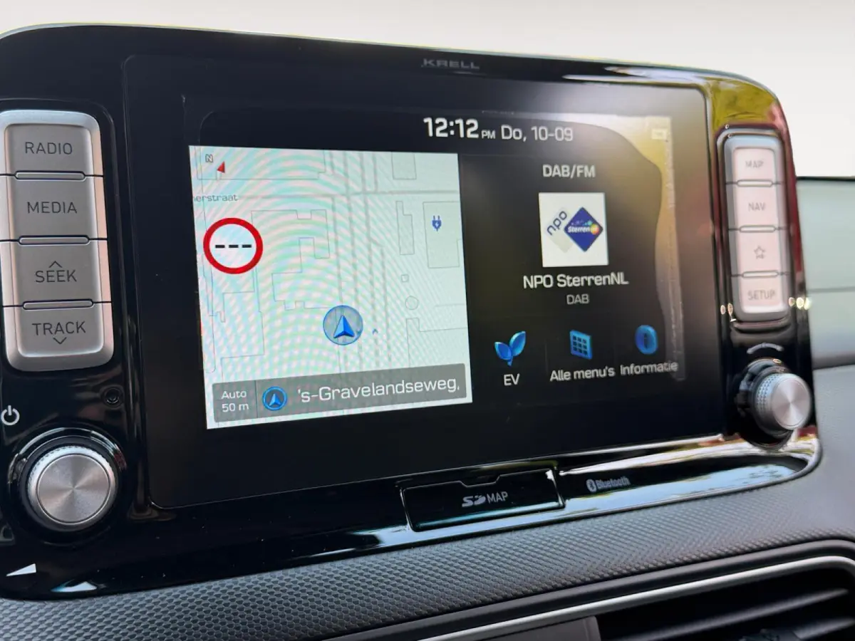 EV Premium 64 kWh HEAD UP DISPLAY | LEDEREN BEKLEDING | 455 KM ACTIERADIUS | ACC | DODEN HOEK DETECTIE | 12 MAANDEN BOVAG GARANTIE