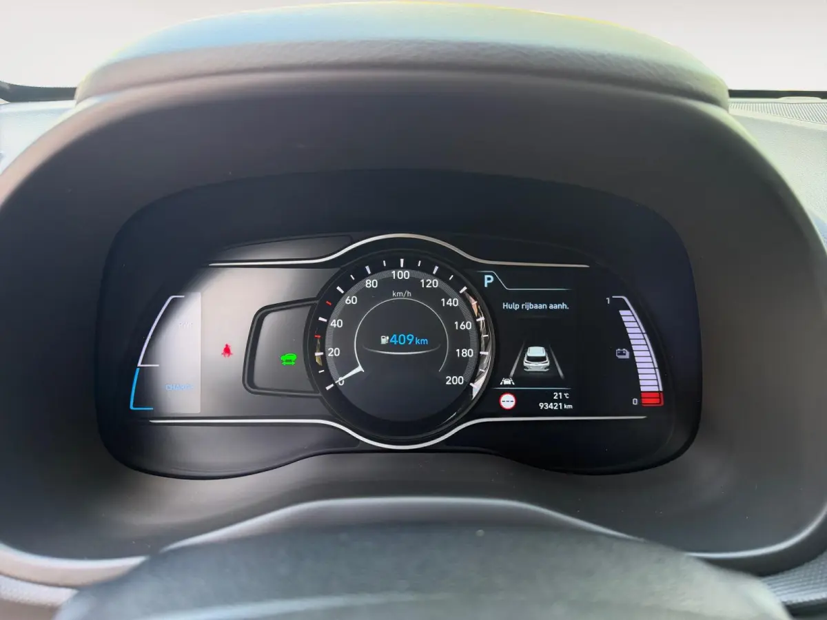 EV Premium 64 kWh HEAD UP DISPLAY | LEDEREN BEKLEDING | 455 KM ACTIERADIUS | ACC | DODEN HOEK DETECTIE | 12 MAANDEN BOVAG GARANTIE