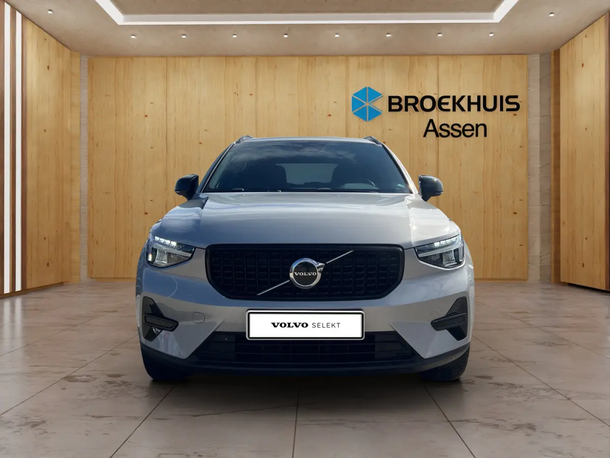 2.0 B4 Plus Dark | Trekhaak | Harman Kardon | Camera | Stoel + Stuur Verwarming | Keyless Start / Entry |
