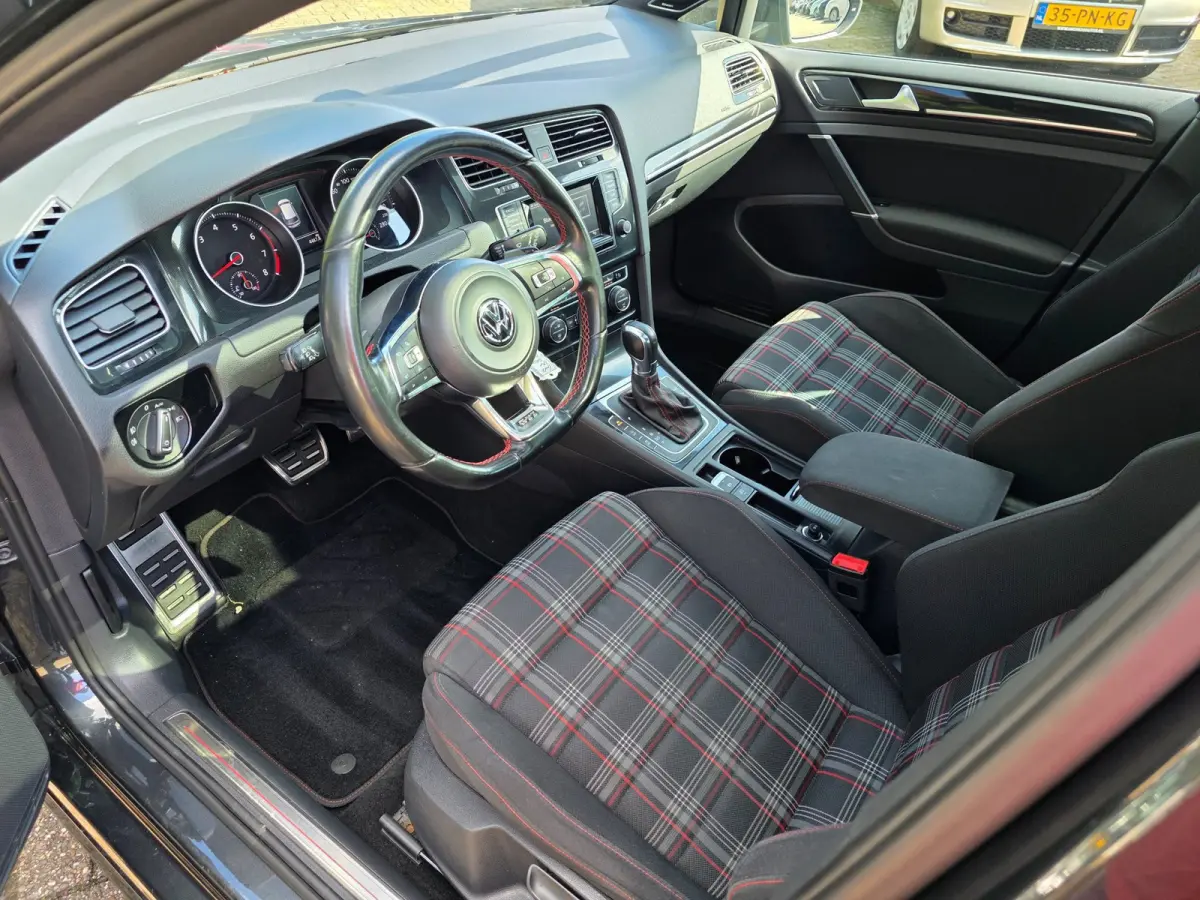 2.0 TSI GTI Performance XENON/pano/AUT/cruise