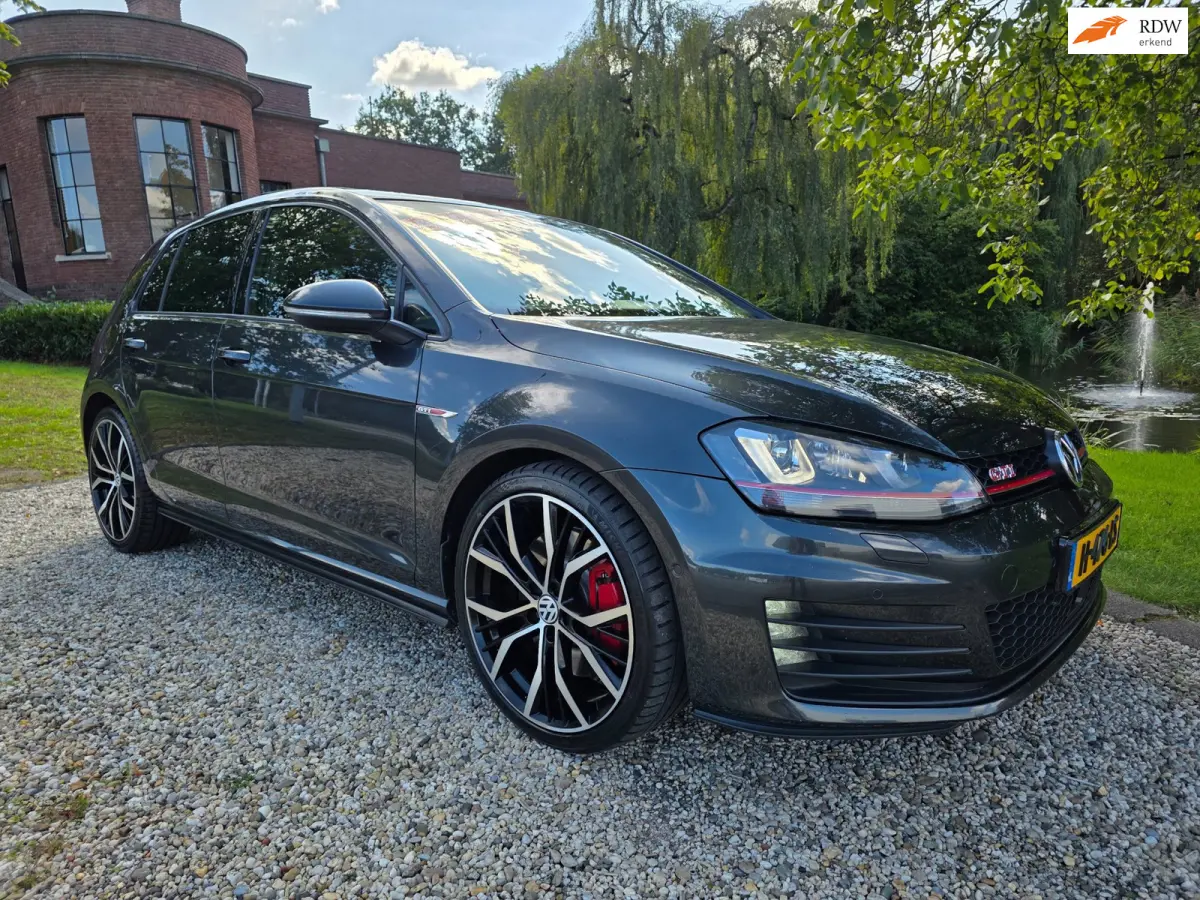 2.0 TSI GTI Performance XENON/pano/AUT/cruise