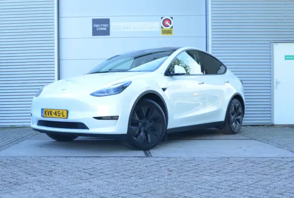 RWD 58 kWh AutoPilot4.0 (FSD 99,- p/mnd), Trekhaak (1.600kg)