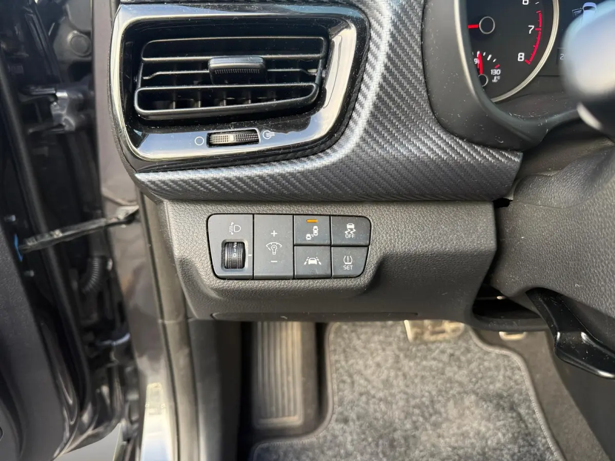1.0 TGDI GT-Line AUTOMAAT ! | STOELVERWARMING | CLIMATE CONTROL | DEALER ONDERHOUDEN | NAVIGATIE | STUURVERWARMING | TREKHAAK!