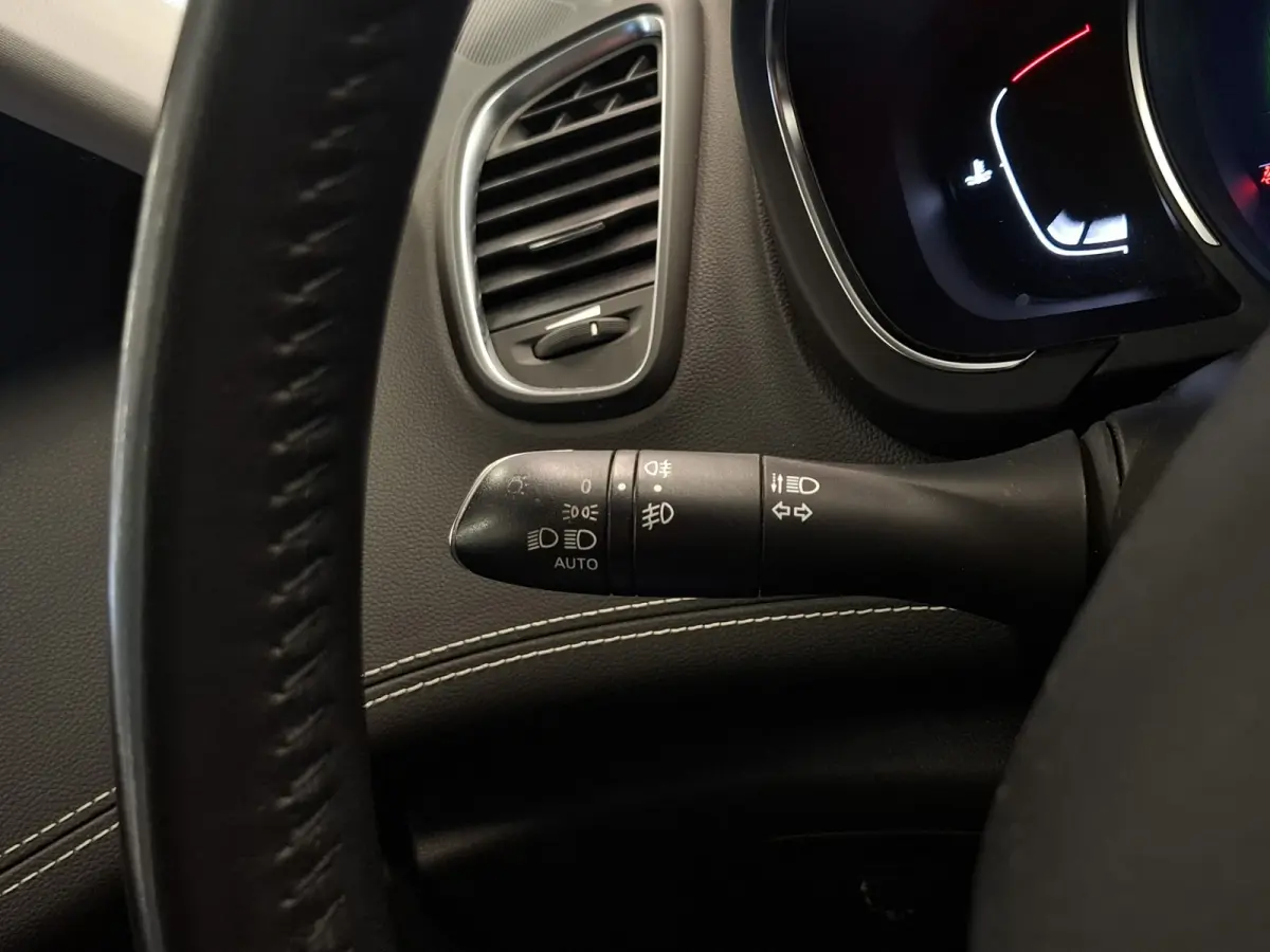 1.3 TCe Limited 7pers. Head Up Navi Carplay Auto.Parkeren