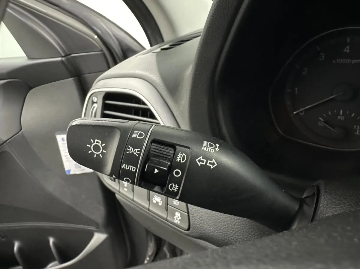 1.0 T-GDI Comfort CLIMATE CAMERA CARPLAY LM