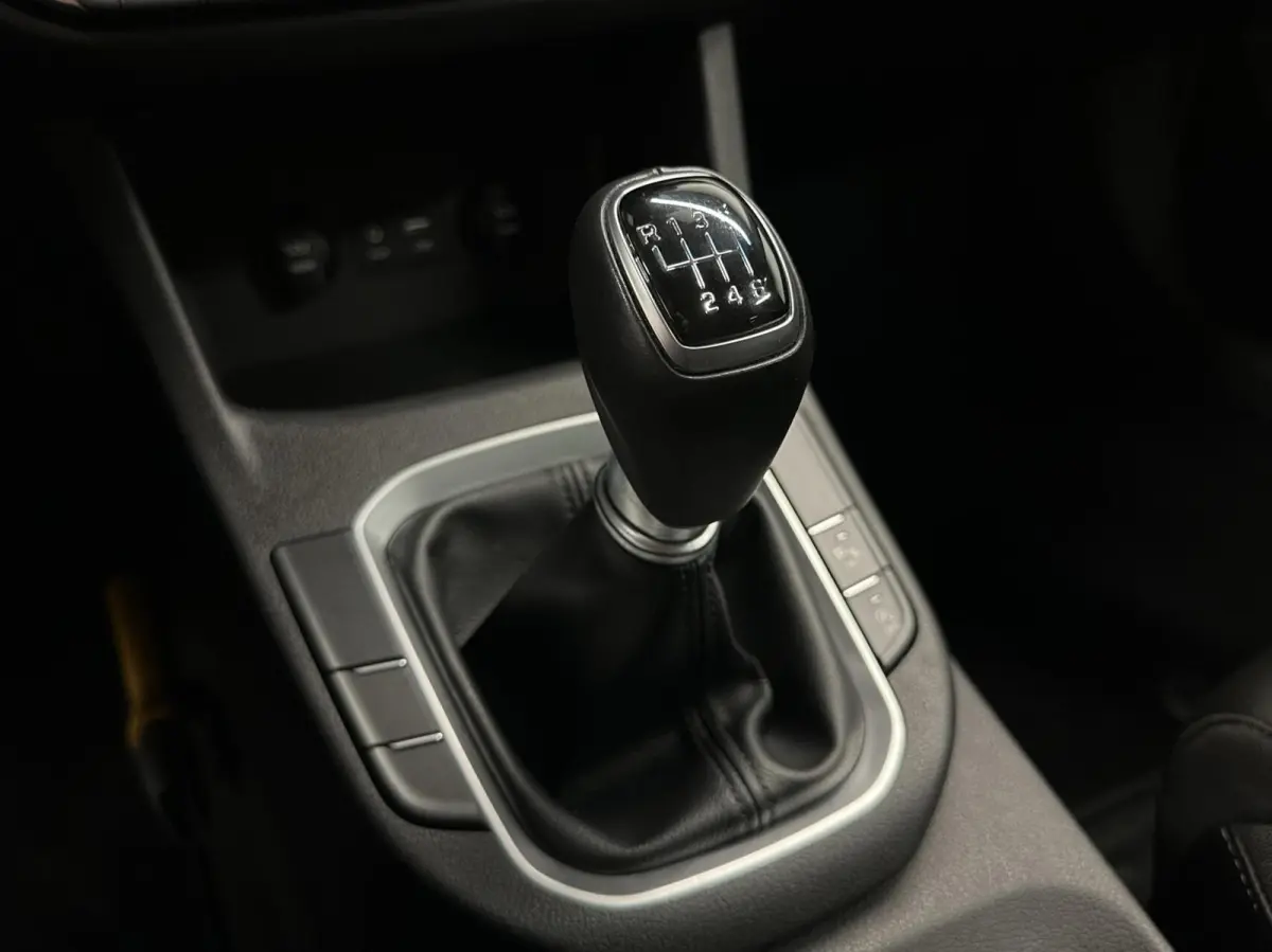 1.0 T-GDI Comfort CLIMATE CAMERA CARPLAY LM