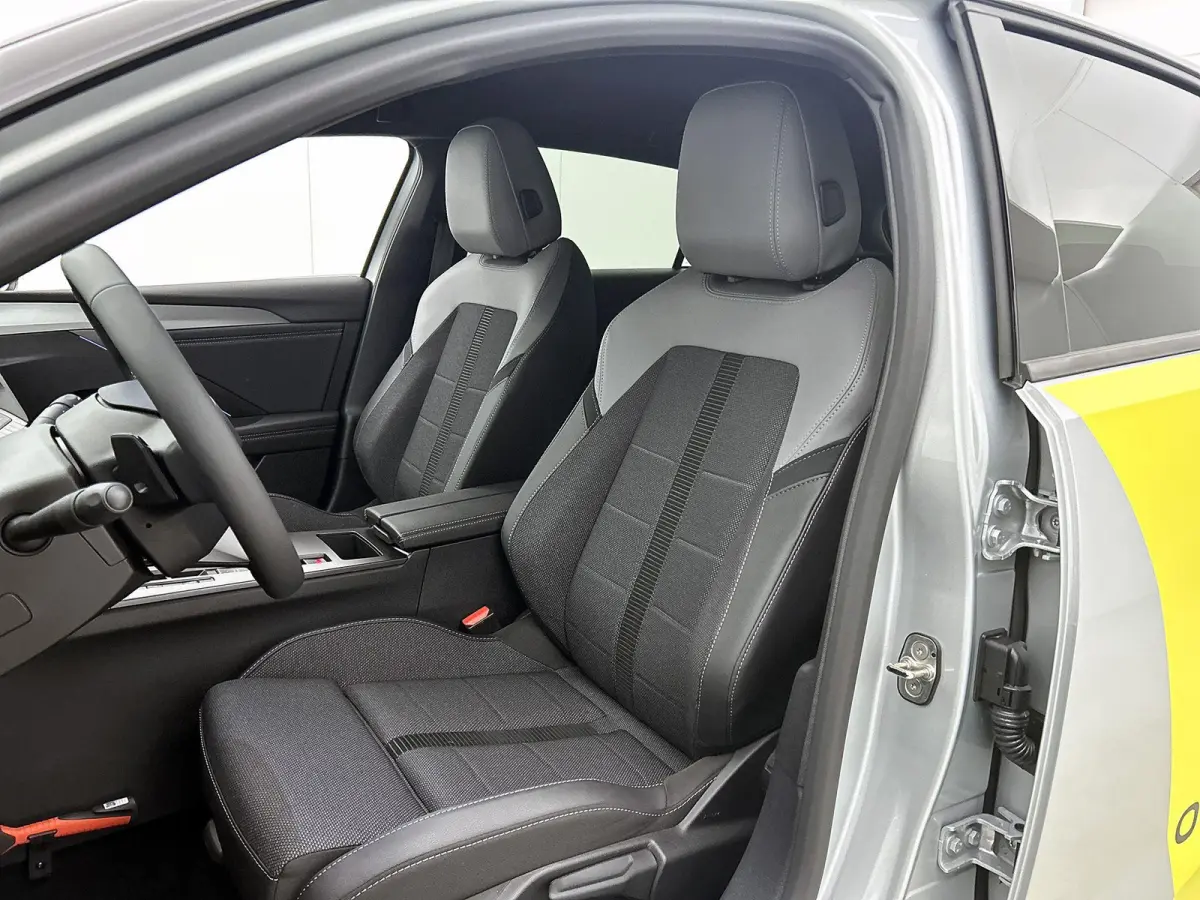 1.2 Turbo Hybrid GS | DEMO SALE | TOT 2 + 6 JAAR GARANTIE | beschikbaar vanaf 15-12-2026