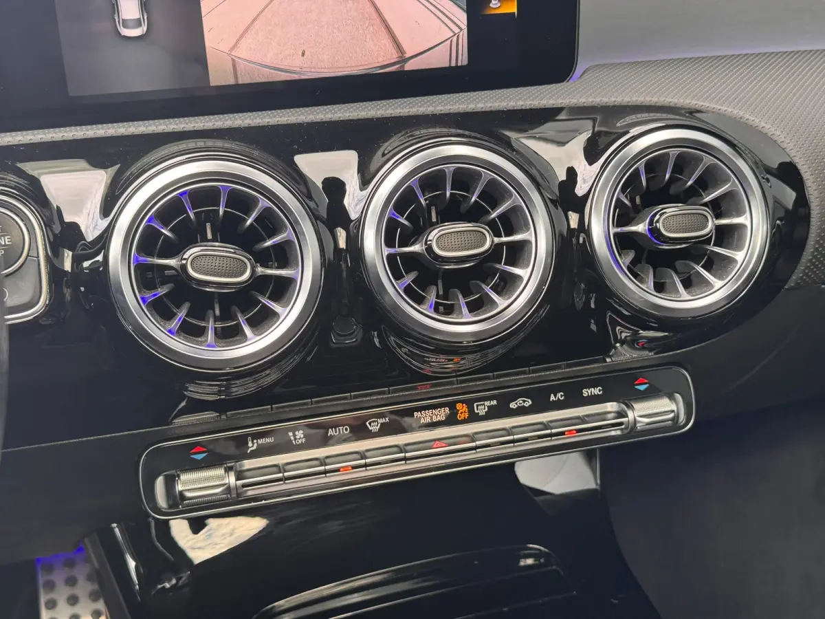 180 AMG EL-STOEL l PANO l SFEER l MATRIX l SOUND l KEYLESS l CAMERA l CARPLAY NIGHT l ORG.NL