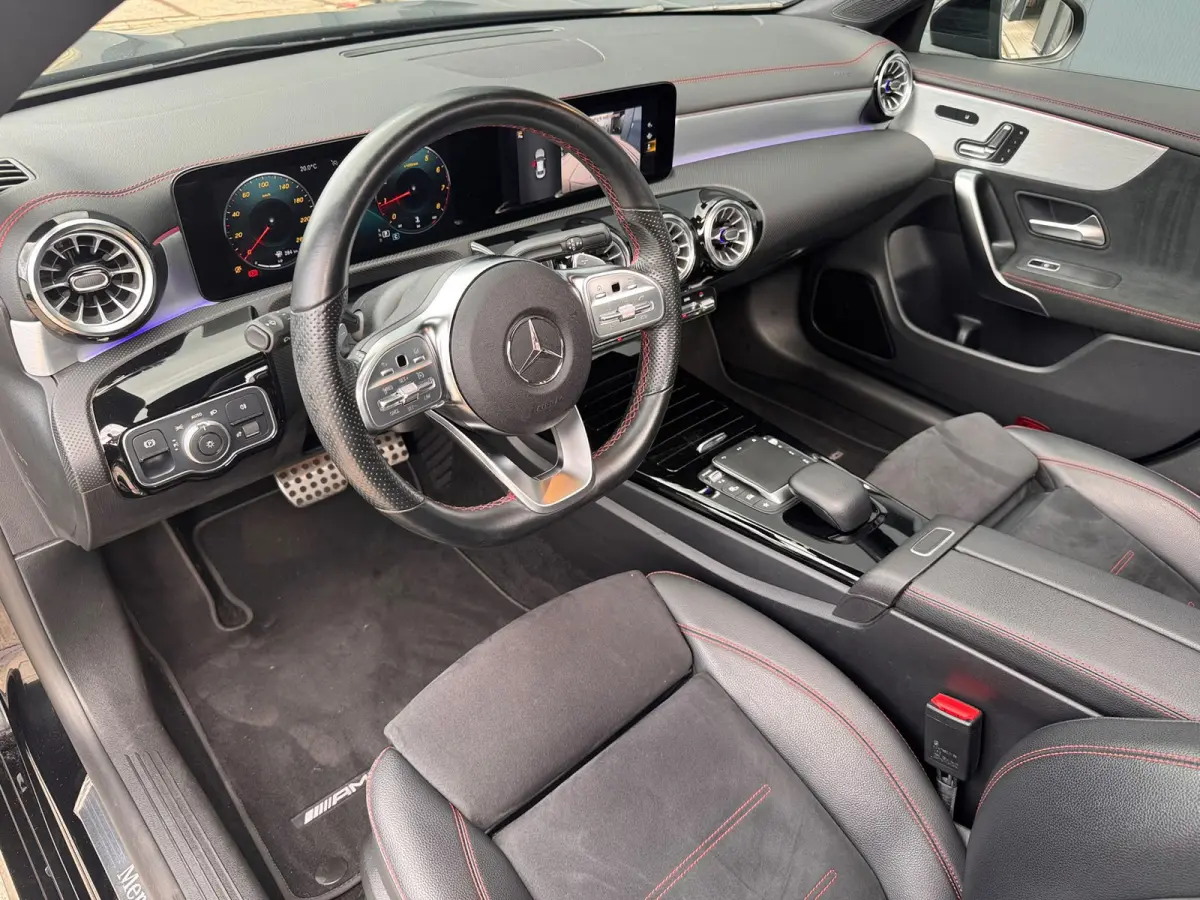 180 AMG PANO l SFEER l EL-STOEL l MATRIX l SOUND l KEYLESS l CAMERA l CARPLAY NIGHT l ORG.NL