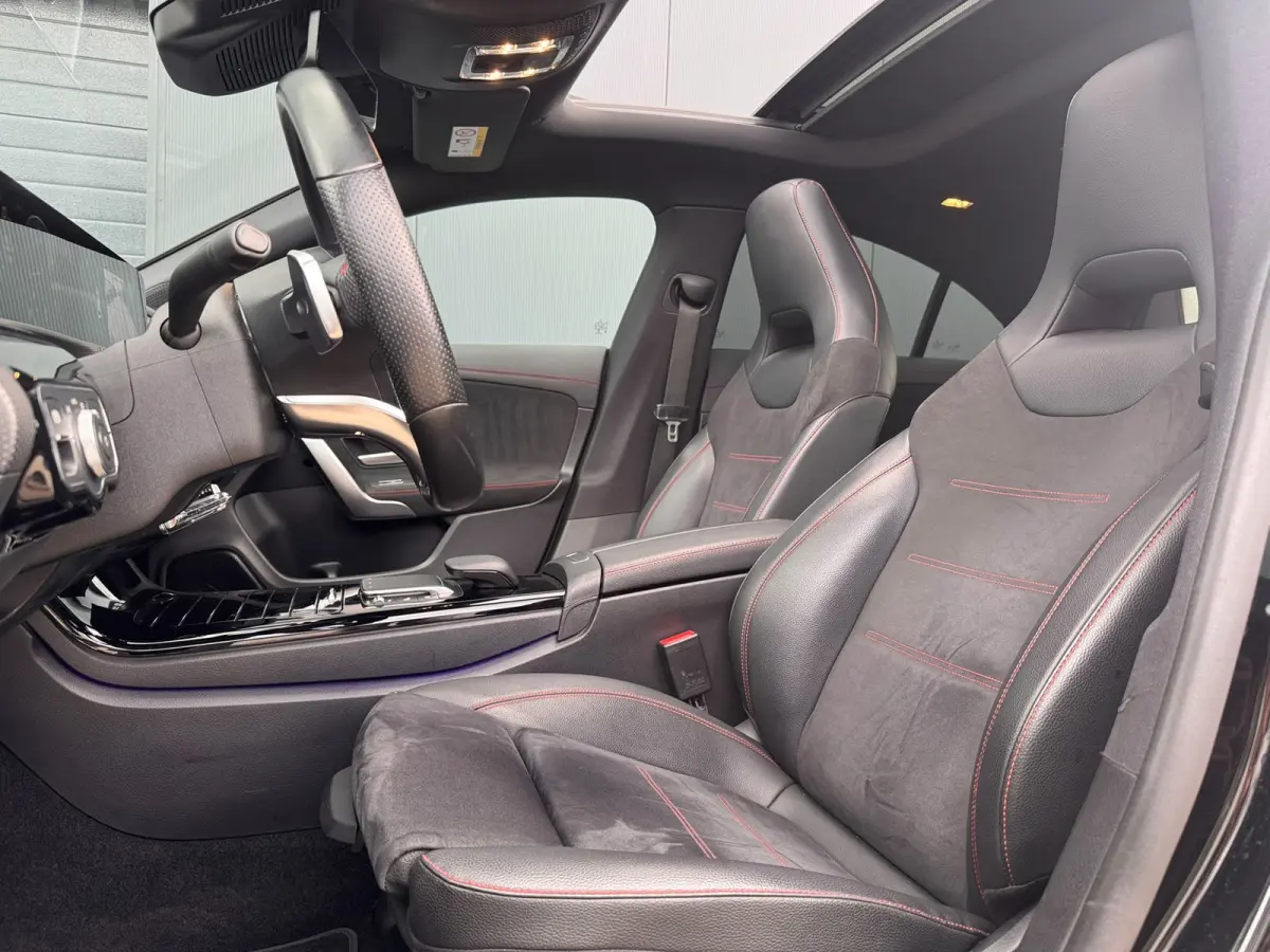 180 AMG PANO l SFEER l EL-STOEL l MATRIX l SOUND l KEYLESS l CAMERA l CARPLAY NIGHT l ORG.NL