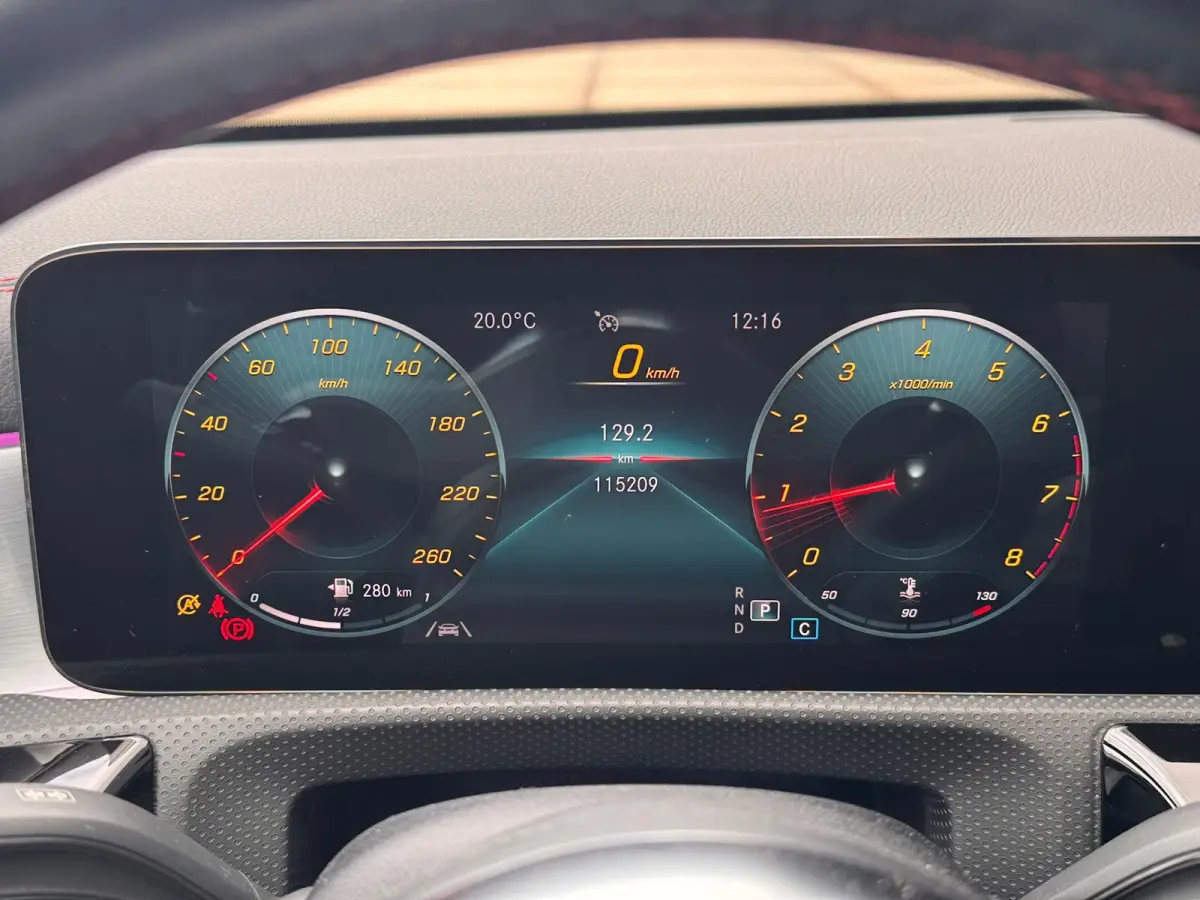 180 AMG EL-STOEL l PANO l SFEER l MATRIX l SOUND l KEYLESS l CAMERA l CARPLAY NIGHT l ORG.NL