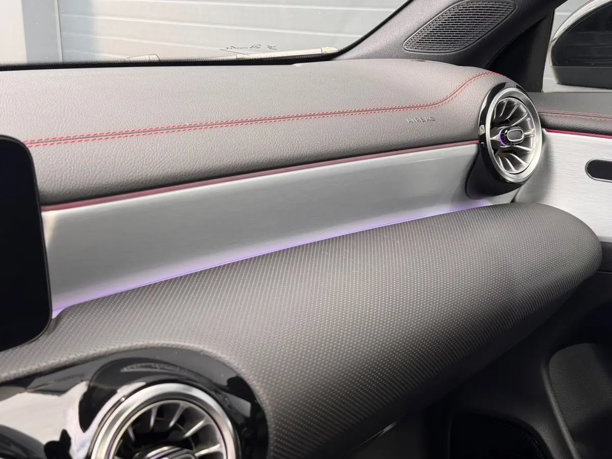 180 AMG EL-STOEL l PANO l SFEER l MATRIX l SOUND l KEYLESS l CAMERA l CARPLAY NIGHT l ORG.NL