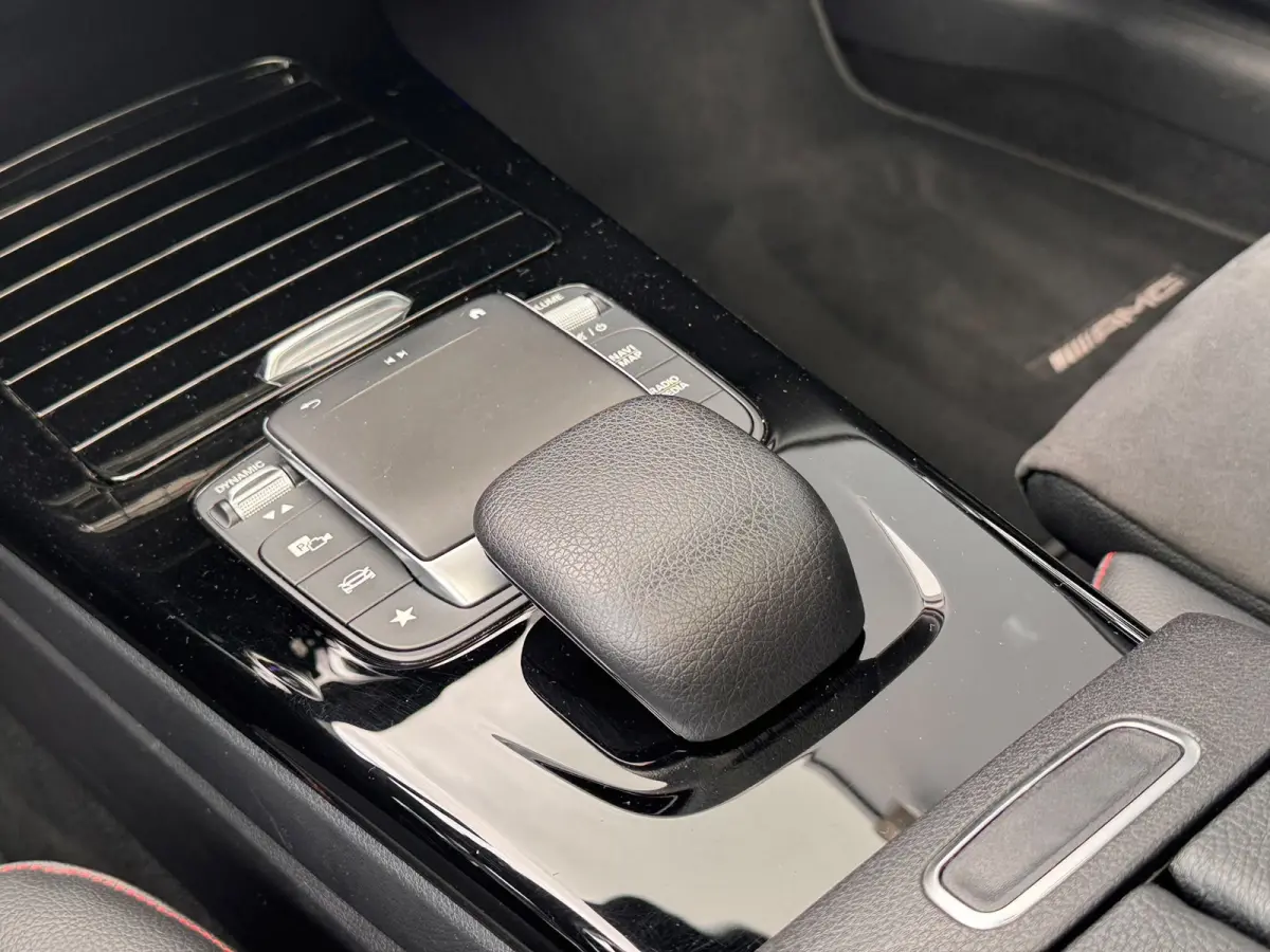 180 AMG EL-STOEL l PANO l SFEER l MATRIX l SOUND l KEYLESS l CAMERA l CARPLAY NIGHT l ORG.NL